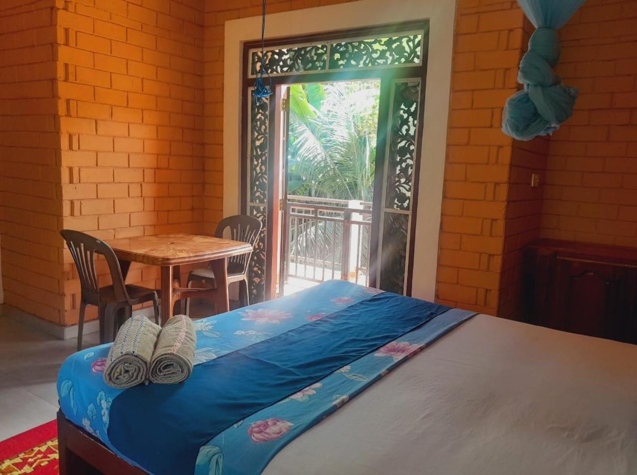 ガル Laliz Bed & Breakfast エクステリア 写真